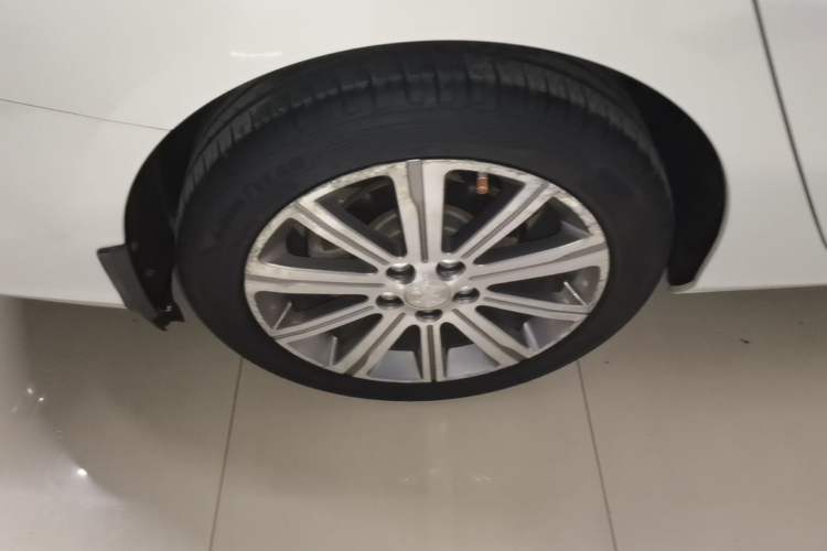 Used Peugeot 408 2016 1.6T Automatic Luxury Edition Right Rear Wheel Hub