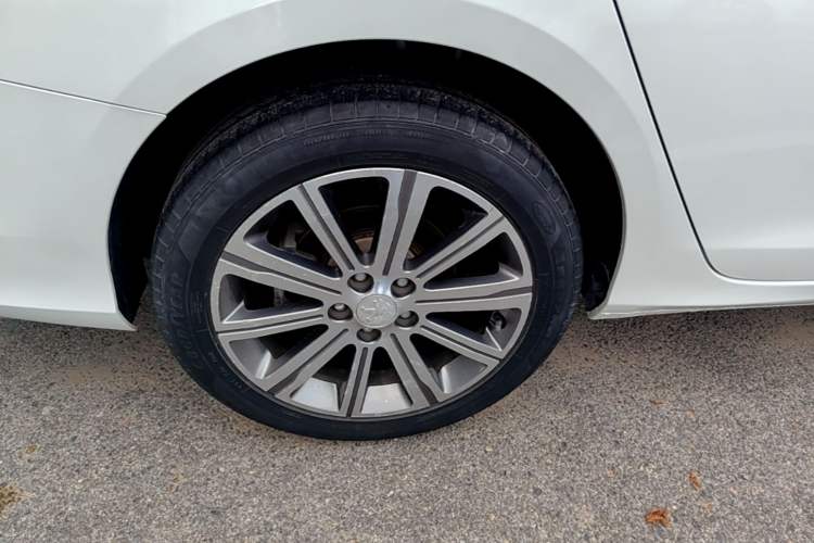 Used Peugeot 408 2016 1.6T Automatic Luxury Edition Right Rear Wheel Hub