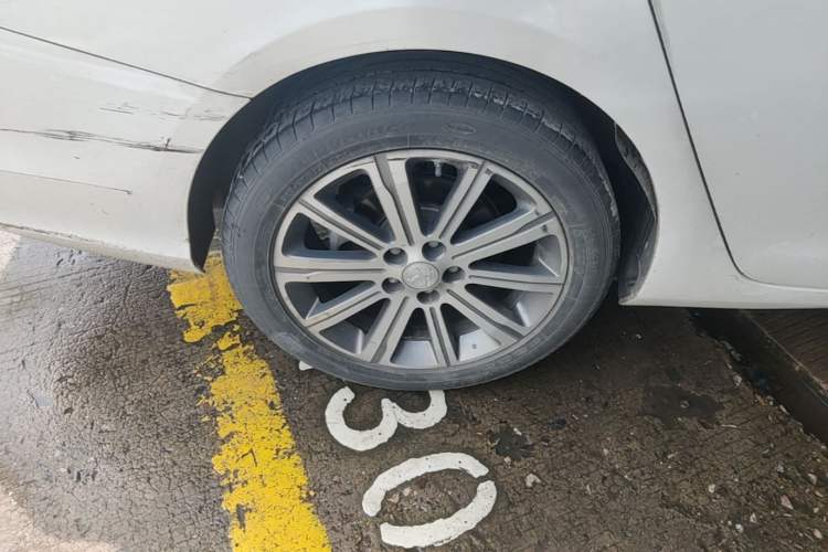 Used Peugeot 408 2016 1.6T Automatic Luxury Edition Right Rear Wheel Hub