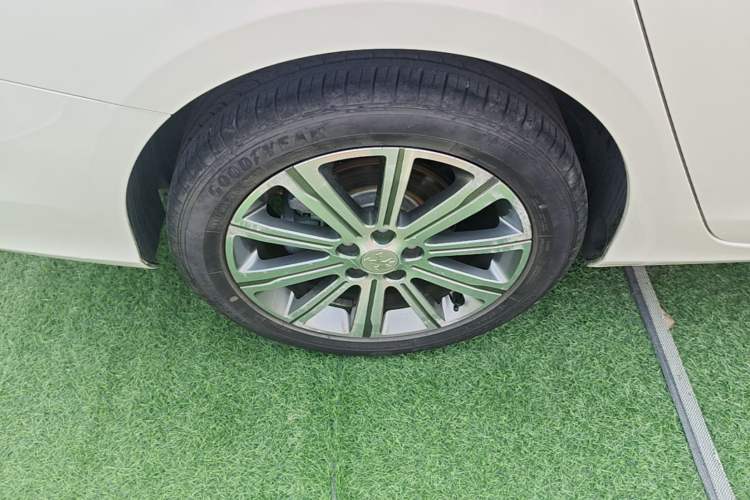 Used Peugeot 408 2016 1.6T Automatic Luxury Edition Right Rear Wheel Hub