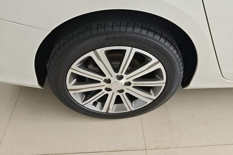 Used Peugeot 408 2016 1.6T Automatic Luxury Edition Right Rear Wheel Hub