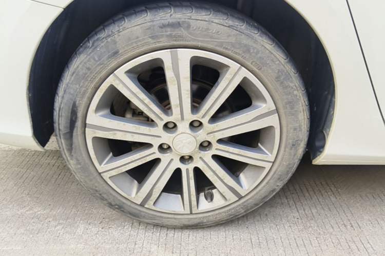 Used Peugeot 408 2016 1.6T Automatic Luxury Edition Right Rear Wheel Hub