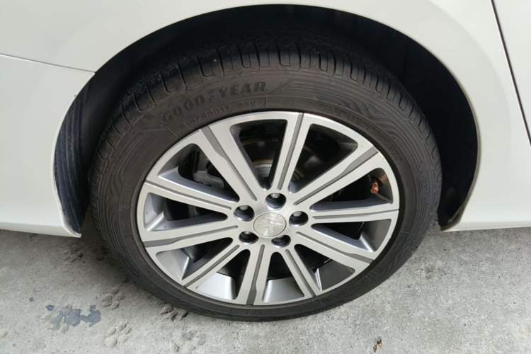Used Peugeot 408 2016 1.6T Automatic Luxury Edition Right Rear Wheel Hub