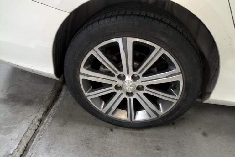 Used Peugeot 408 2016 1.6T Automatic Luxury Edition Right Rear Wheel Hub