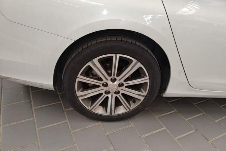Used Peugeot 408 2016 1.6T Automatic Luxury Edition Right Rear Wheel Hub