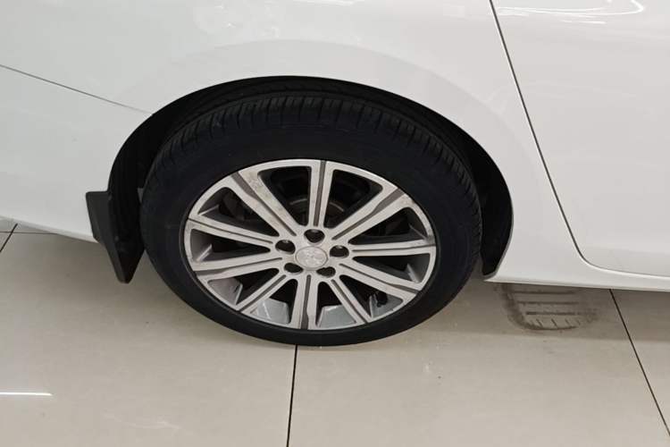 Used Peugeot 408 2016 1.6T Automatic Luxury Edition Right Rear Wheel Hub