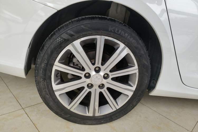 Used Peugeot 408 2016 1.6T Automatic Luxury Edition Right Rear Wheel Hub