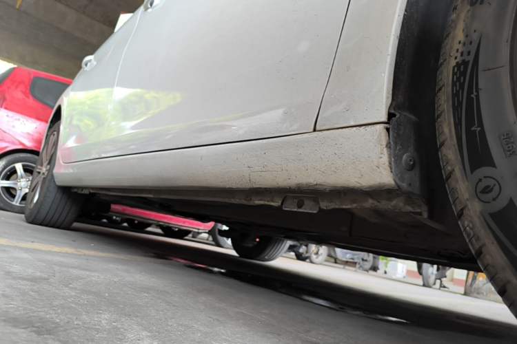 Used Peugeot 408 2016 1.6T Automatic Luxury Edition Right Side Sill