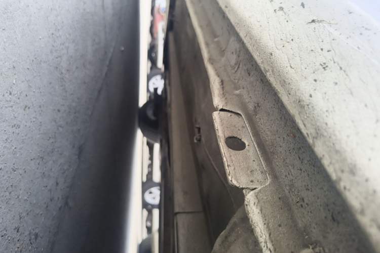 Used Peugeot 408 2016 1.6T Automatic Luxury Edition Right Side Sill
