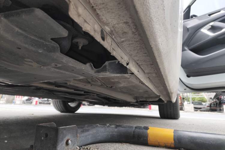 Used Peugeot 408 2016 1.6T Automatic Luxury Edition Right Side Sill