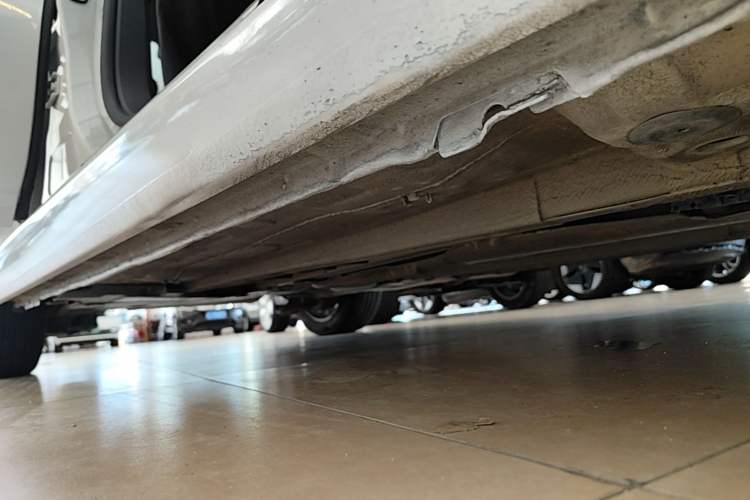Used Peugeot 408 2016 1.6T Automatic Luxury Edition Right Side Sill