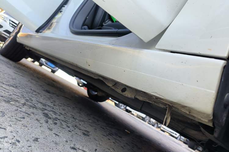 Used Peugeot 408 2016 1.6T Automatic Luxury Edition Right Side Sill