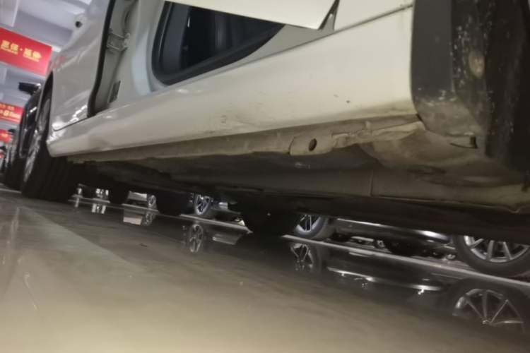 Used Peugeot 408 2016 1.6T Automatic Luxury Edition Right Side Sill