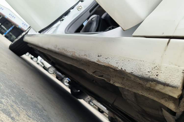 Used Peugeot 408 2016 1.6T Automatic Luxury Edition Right Side Sill