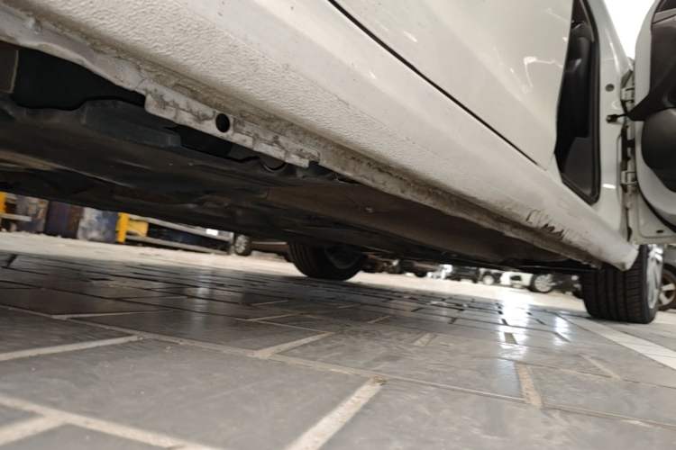 Used Peugeot 408 2016 1.6T Automatic Luxury Edition Right Side Sill
