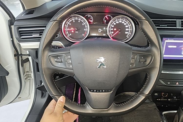 Used Peugeot 408 2016 1.6T Automatic Luxury Edition Steering Wheel