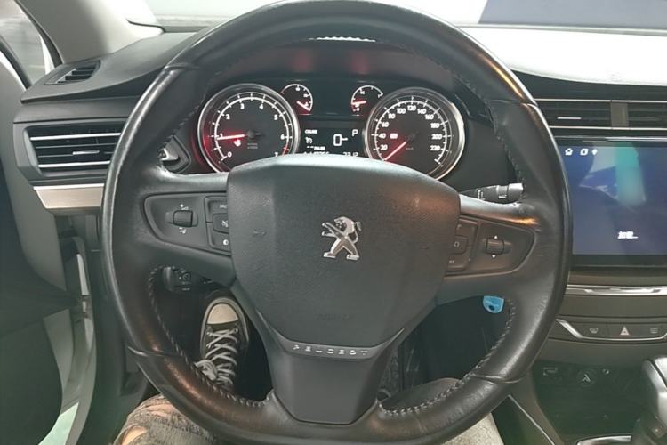 Used Peugeot 408 2016 1.6T Automatic Luxury Edition Steering Wheel