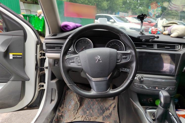 Used Peugeot 408 2016 1.6T Automatic Luxury Edition Steering Wheel