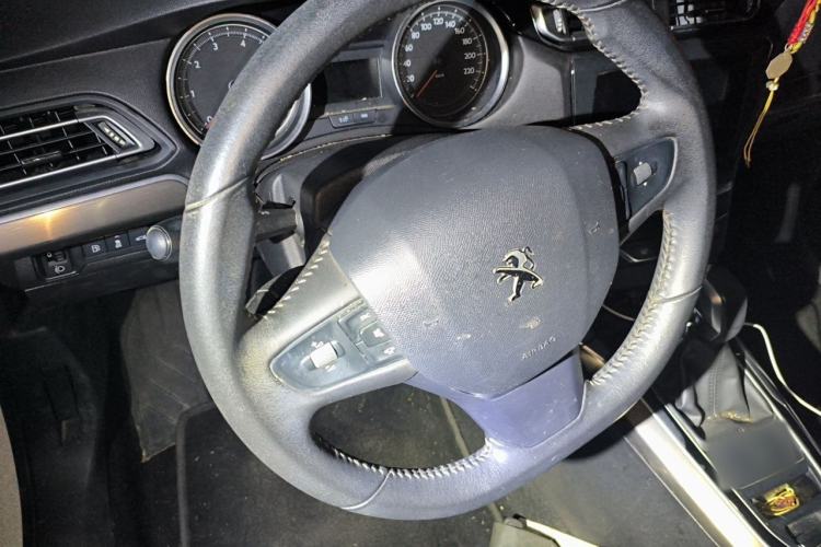 Used Peugeot 408 2016 1.6T Automatic Luxury Edition Steering Wheel