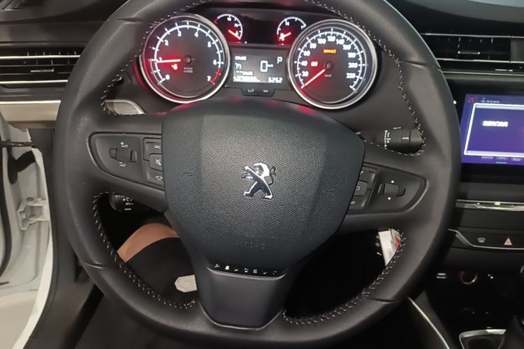 Used Peugeot 408 2016 1.6T Automatic Luxury Edition Steering Wheel