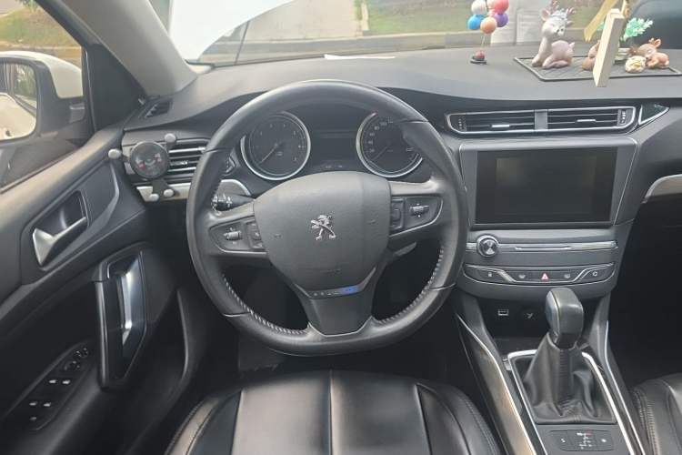 Used Peugeot 408 2016 1.6T Automatic Luxury Edition Steering Wheel