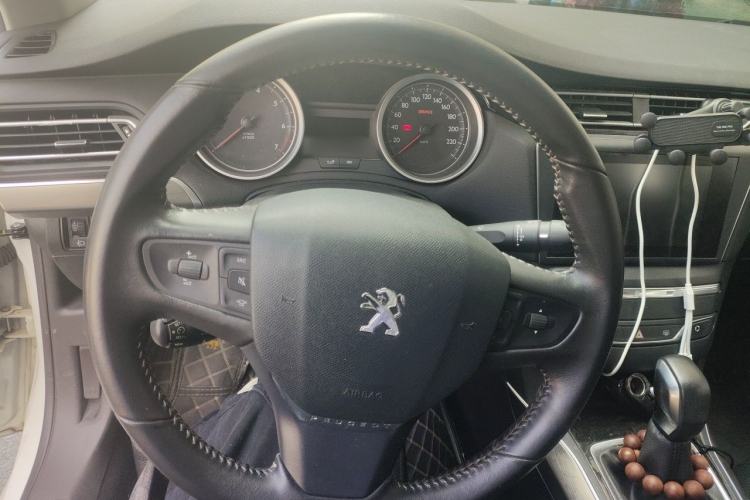 Used Peugeot 408 2016 1.6T Automatic Luxury Edition Steering Wheel