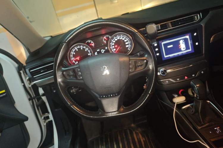 Used Peugeot 408 2016 1.6T Automatic Luxury Edition Steering Wheel