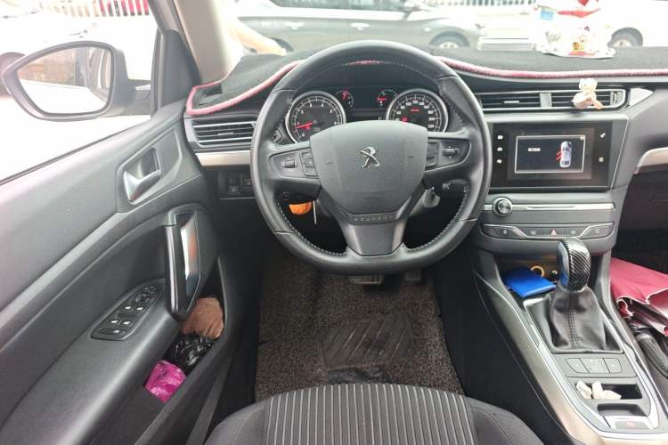 Used Peugeot 408 2016 1.6T Automatic Luxury Edition Steering Wheel