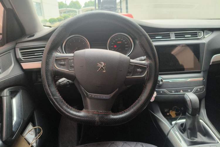 Used Peugeot 408 2016 1.6T Automatic Luxury Edition Steering Wheel