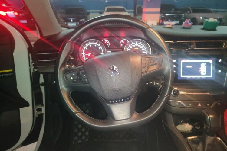 Used Peugeot 408 2016 1.6T Automatic Luxury Edition Steering Wheel