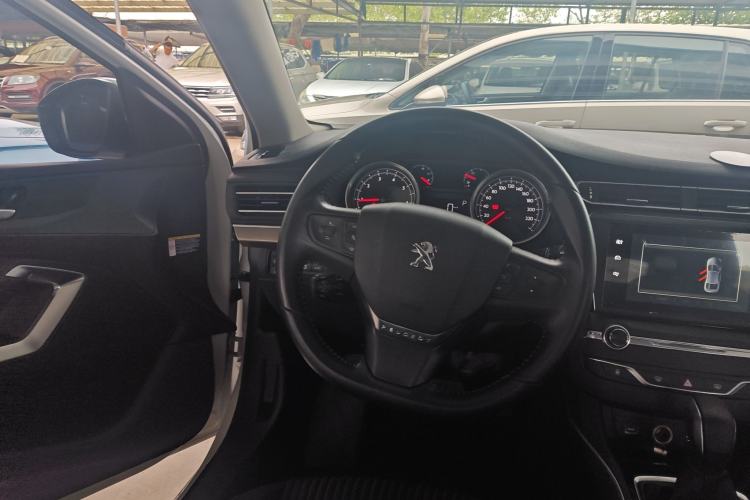 Used Peugeot 408 2016 1.6T Automatic Luxury Edition Steering Wheel