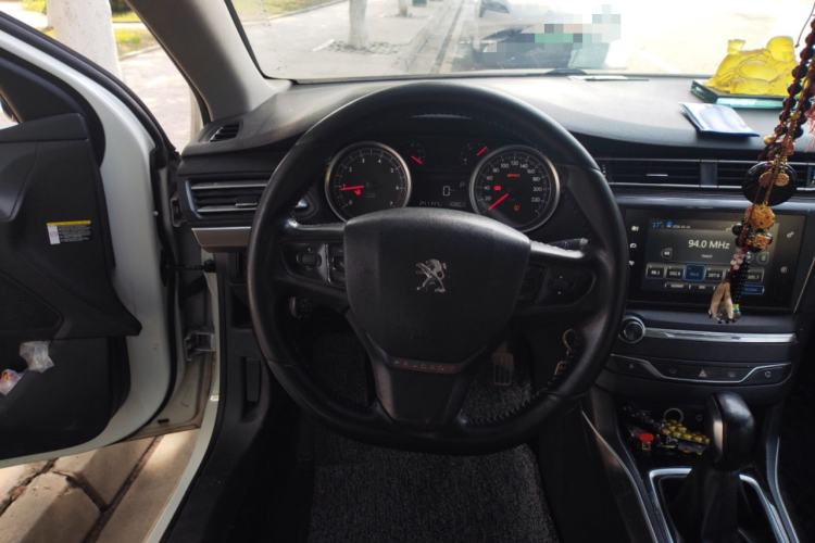 Used Peugeot 408 2016 1.6T Automatic Luxury Edition Steering Wheel