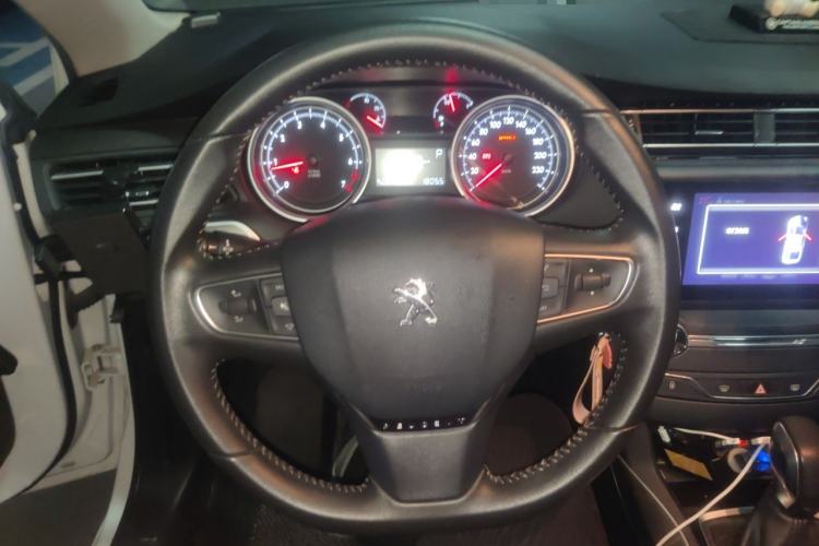 Used Peugeot 408 2016 1.6T Automatic Luxury Edition Steering Wheel