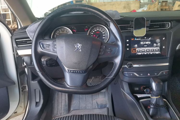 Used Peugeot 408 2016 1.6T Automatic Luxury Edition Steering Wheel