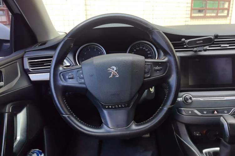 Used Peugeot 408 2016 1.6T Automatic Luxury Edition Steering Wheel