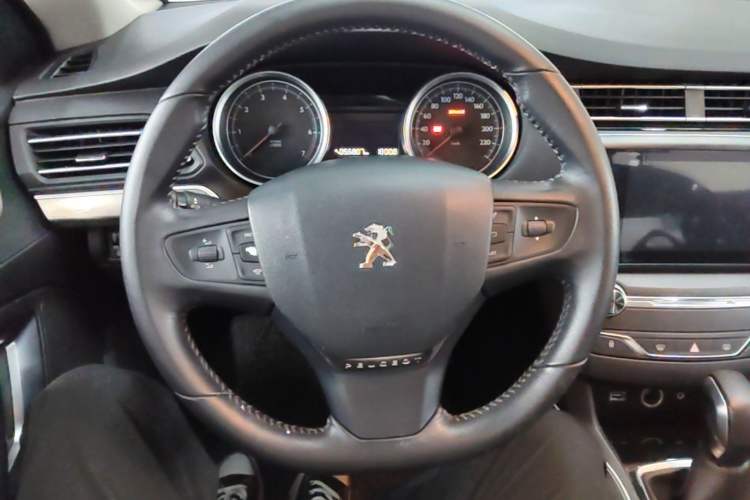 Used Peugeot 408 2016 1.6T Automatic Luxury Edition Steering Wheel