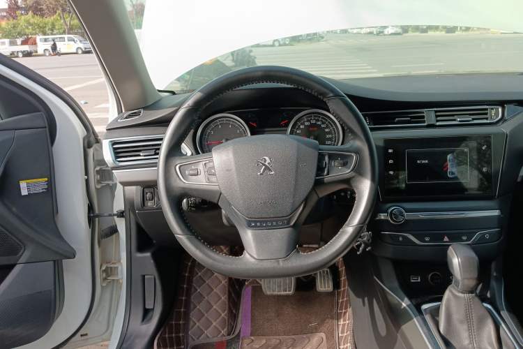 Used Peugeot 408 2016 1.6T Automatic Luxury Edition Steering Wheel