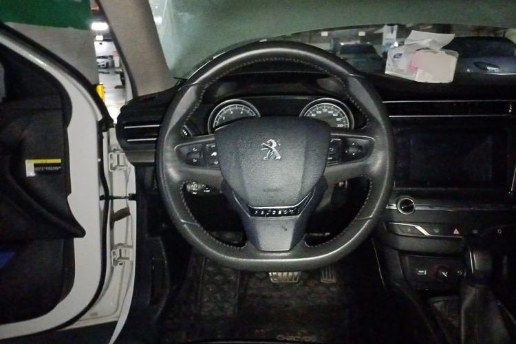 Used Peugeot 408 2016 1.6T Automatic Luxury Edition Steering Wheel