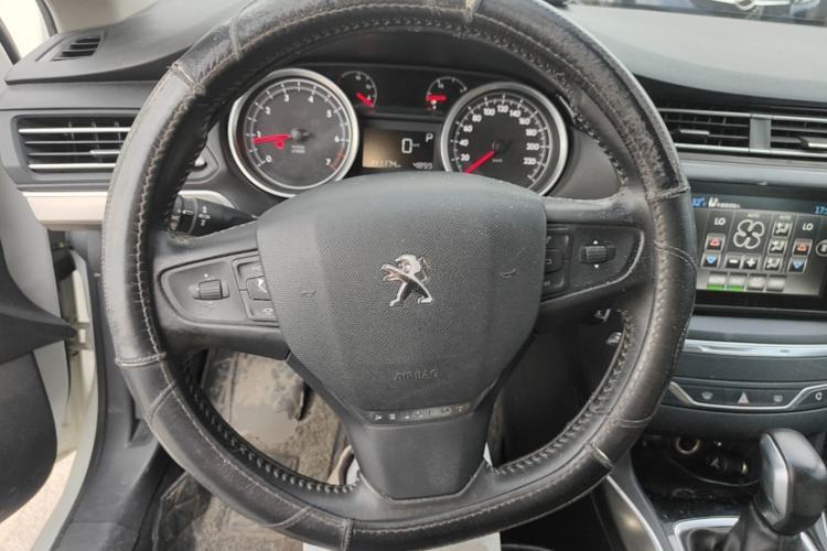 Used Peugeot 408 2016 1.6T Automatic Luxury Edition Steering Wheel