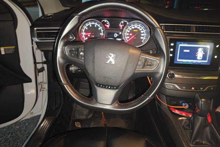 Used Peugeot 408 2016 1.6T Automatic Luxury Edition Steering Wheel