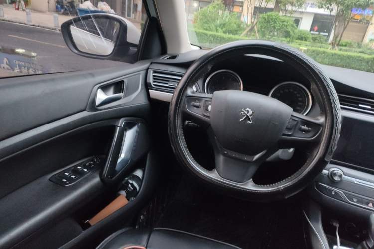 Used Peugeot 408 2016 1.6T Automatic Luxury Edition Steering Wheel