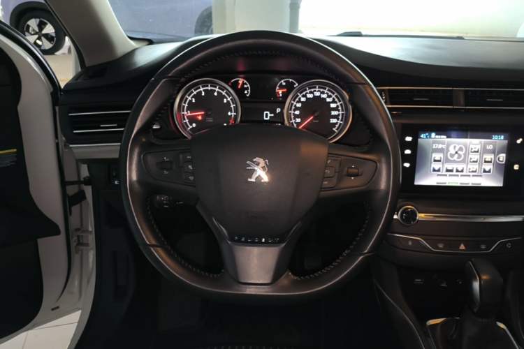 Used Peugeot 408 2016 1.6T Automatic Luxury Edition Steering Wheel