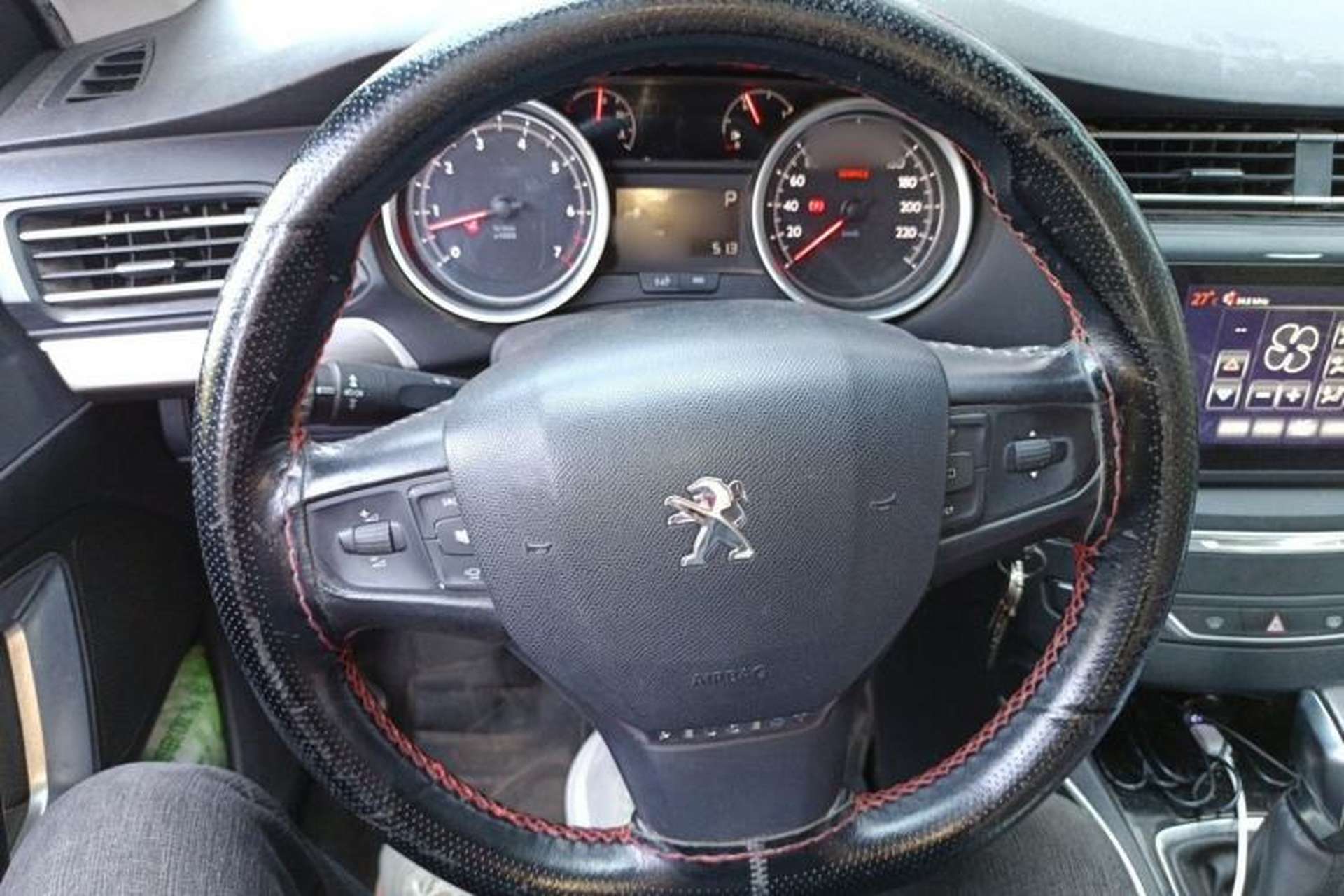 Used Peugeot 408 2016 1.6T Automatic Luxury Edition Steering Wheel