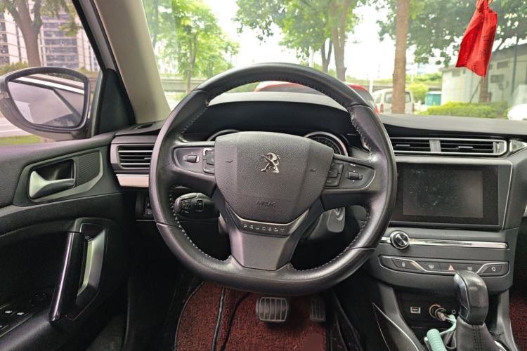 Used Peugeot 408 2016 1.6T Automatic Luxury Edition Steering Wheel