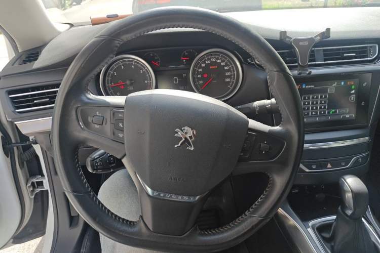 Used Peugeot 408 2016 1.6T Automatic Luxury Edition Steering Wheel
