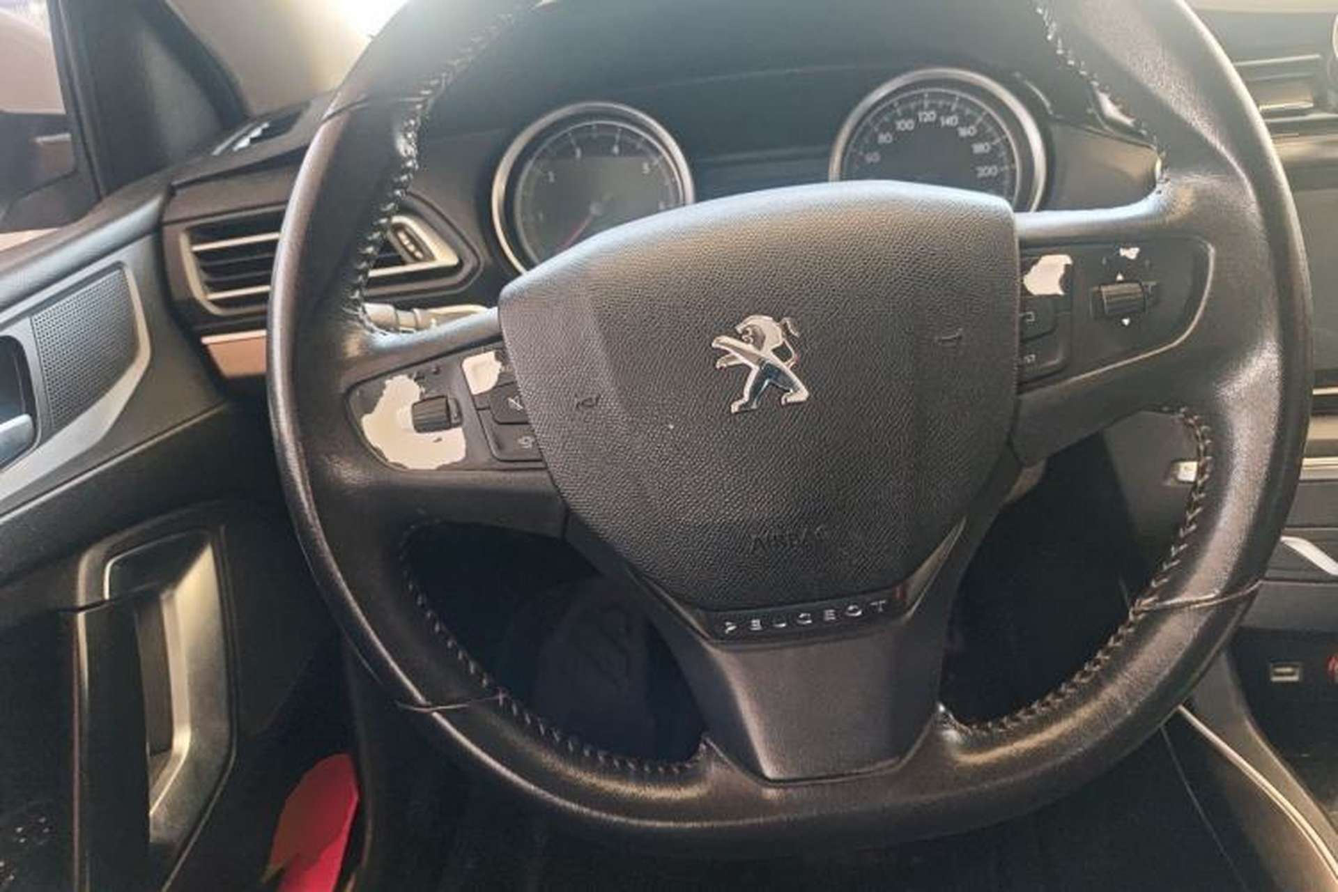 Used Peugeot 408 2016 1.6T Automatic Luxury Edition Steering Wheel