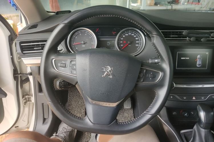 Used Peugeot 408 2016 1.6T Automatic Luxury Edition Steering Wheel