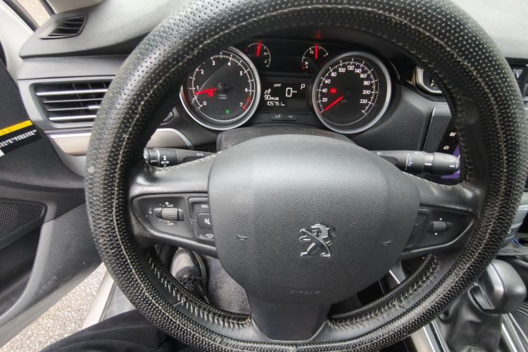 Used Peugeot 408 2016 1.6T Automatic Luxury Edition Steering Wheel