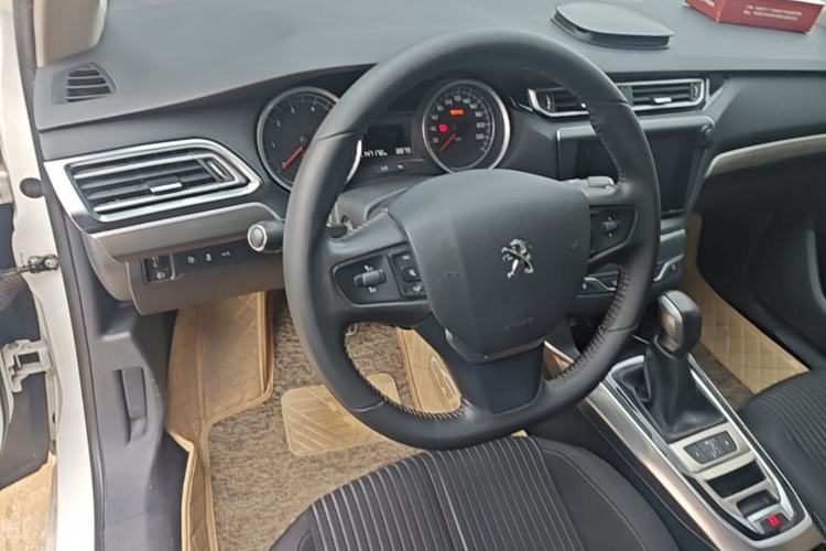 Used Peugeot 408 2016 1.6T Automatic Luxury Edition Steering Wheel