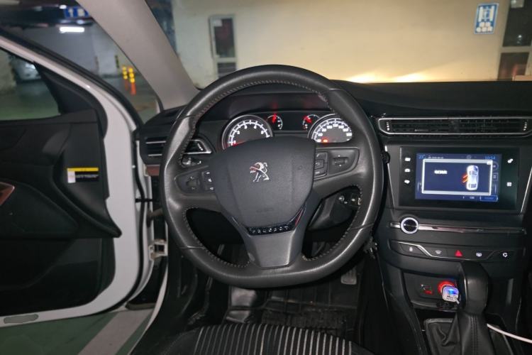 Used Peugeot 408 2016 1.6T Automatic Luxury Edition Steering Wheel